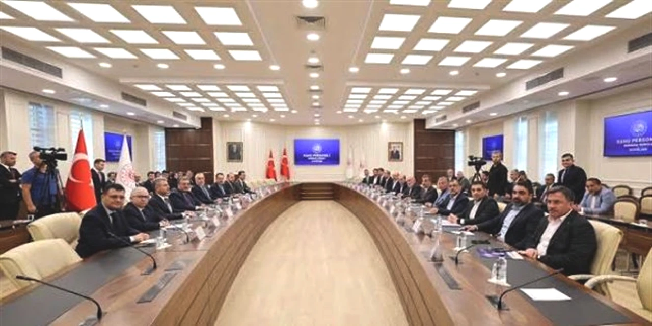 Memurlar İçin Olağanüstü Toplantı! Kurul 8 Ekim'de Masaya Oturuyor