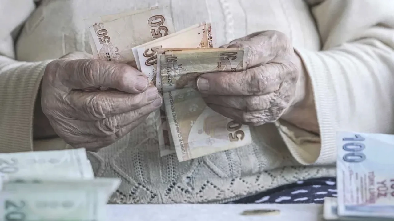 65 Yaş Aylığı 8 Bin TL Olacak mı? Ocak İçin Yeni Rakamlar Geldi