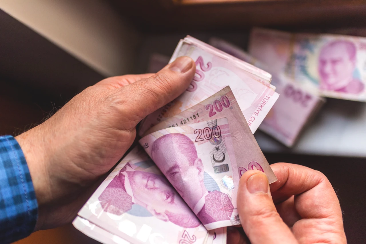 Emekliye Yeni Maaş Formülü! Çalıştıkça Aylık Düşmesin Diye Harekete Geçildi