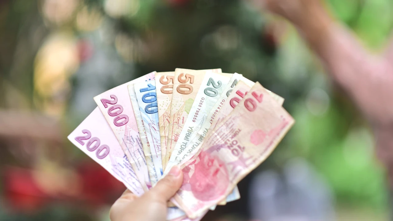 Emekliye Bayram İkramiyesinde 4 Formül Masada! 4 Bin TL Kaç Lira Olacak?